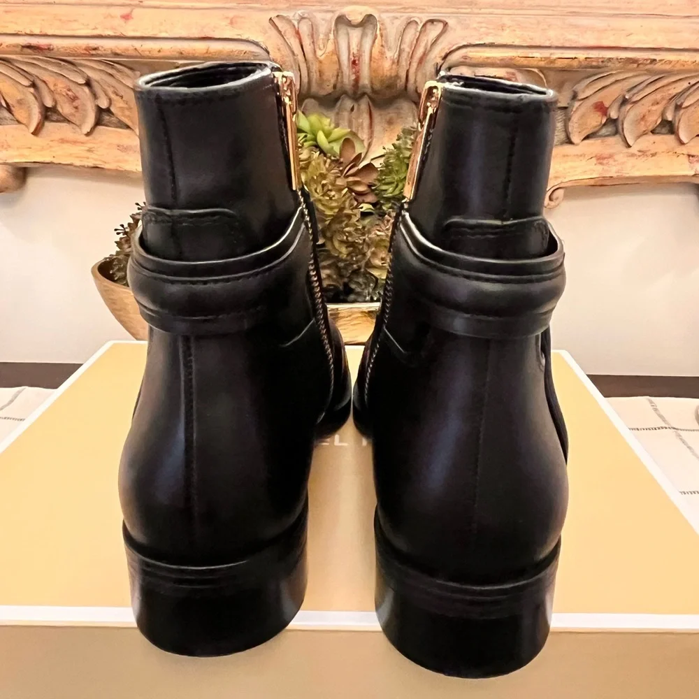 NIB Michael Kors Black Leather Ankle Boots Size 7 Classic Modern Minimalist New